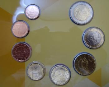 Preview: Kleinmünzsatz Euro 2017 San Marino Neus Motive zum 15. Euro-Jubiläum