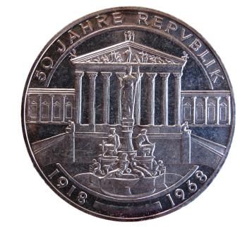 50 Schilling Silber 1968 – Vorderseite der Gedenkmünze mit beleuchtetem Parlament, Prägequalität Polierte Platte (PP)